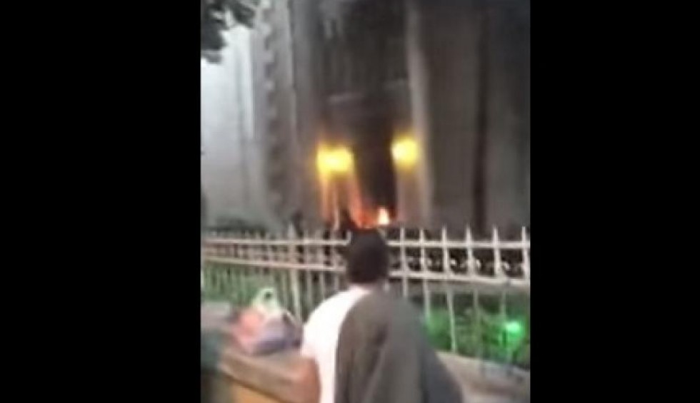 A generic square placeholder image with rounded corners in a figure.