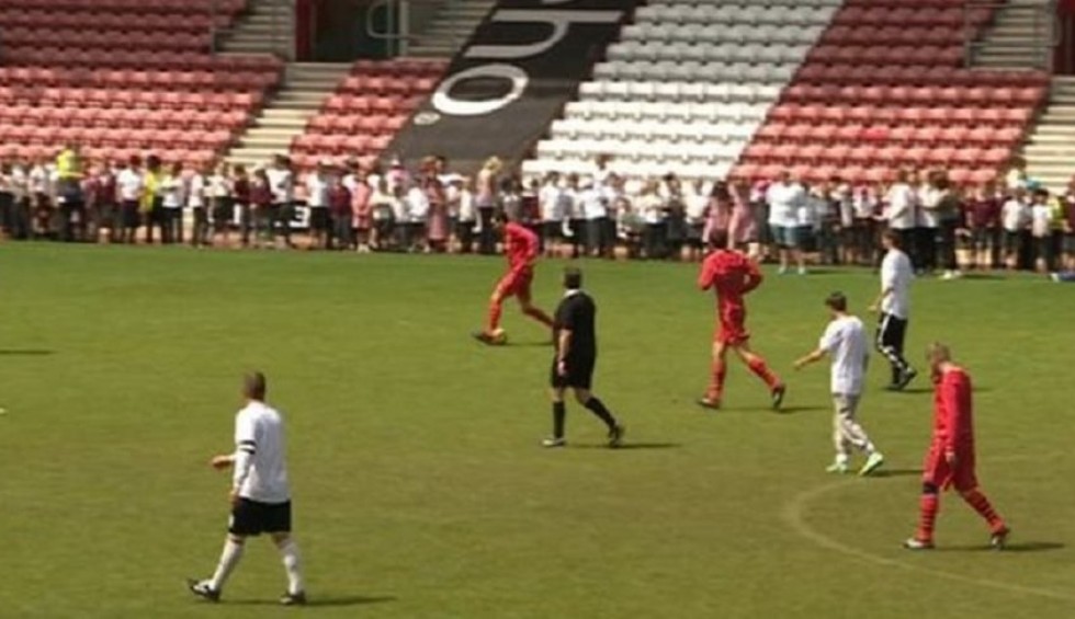 A generic square placeholder image with rounded corners in a figure.