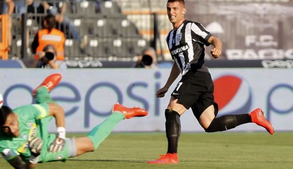 A generic square placeholder image with rounded corners in a figure.