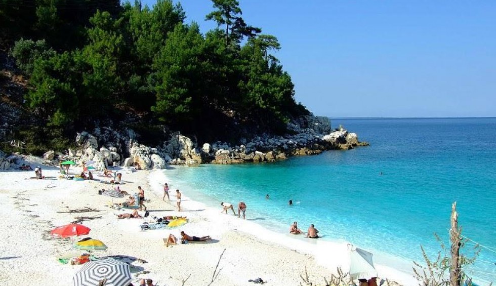 A generic square placeholder image with rounded corners in a figure.