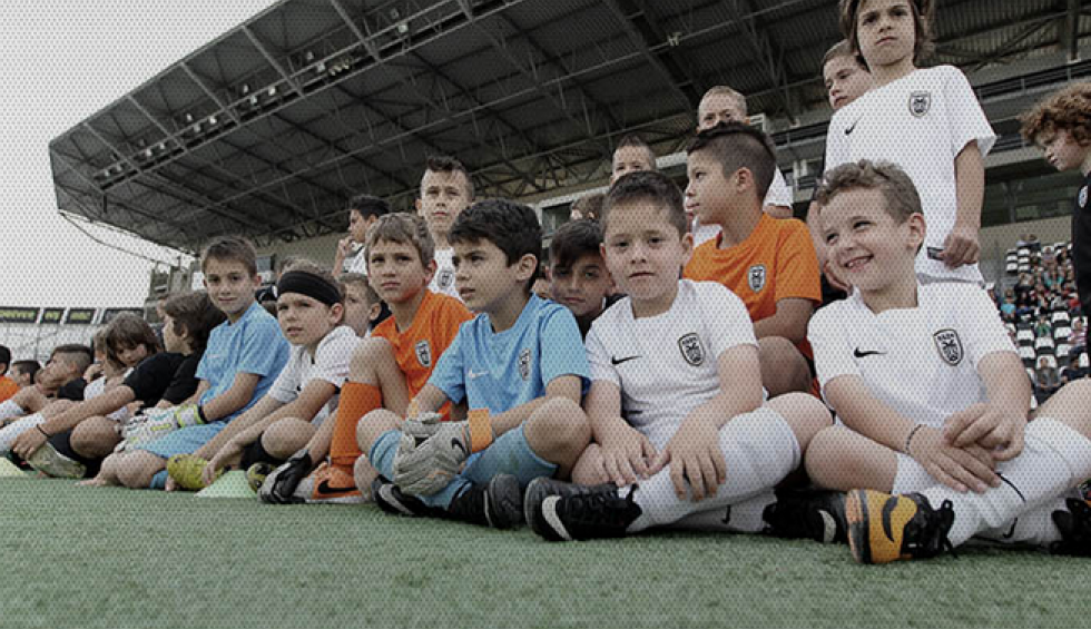 A generic square placeholder image with rounded corners in a figure.