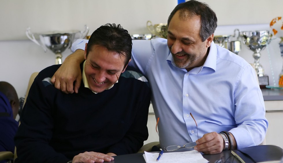 A generic square placeholder image with rounded corners in a figure.