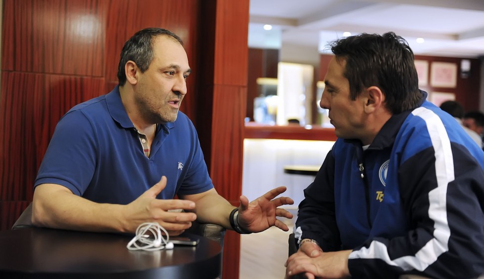 A generic square placeholder image with rounded corners in a figure.