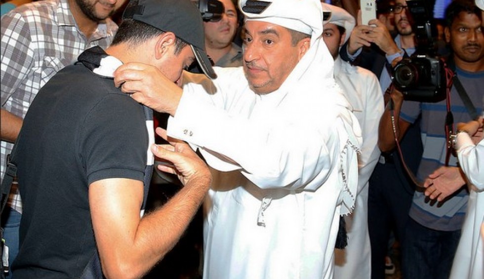 A generic square placeholder image with rounded corners in a figure.