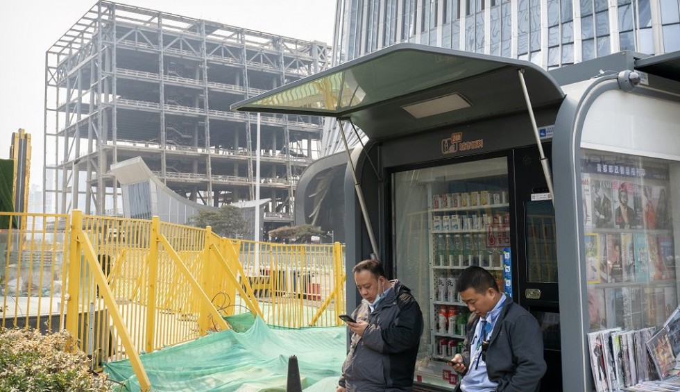 A generic square placeholder image with rounded corners in a figure.