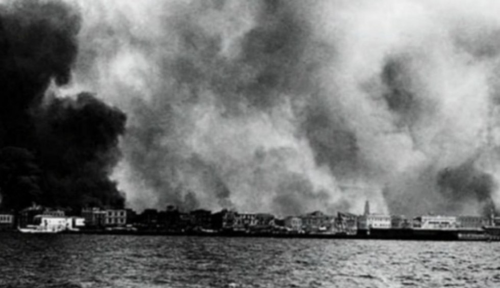 A generic square placeholder image with rounded corners in a figure.