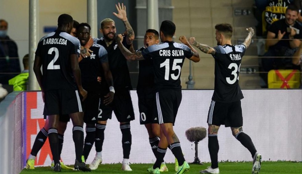 A generic square placeholder image with rounded corners in a figure.