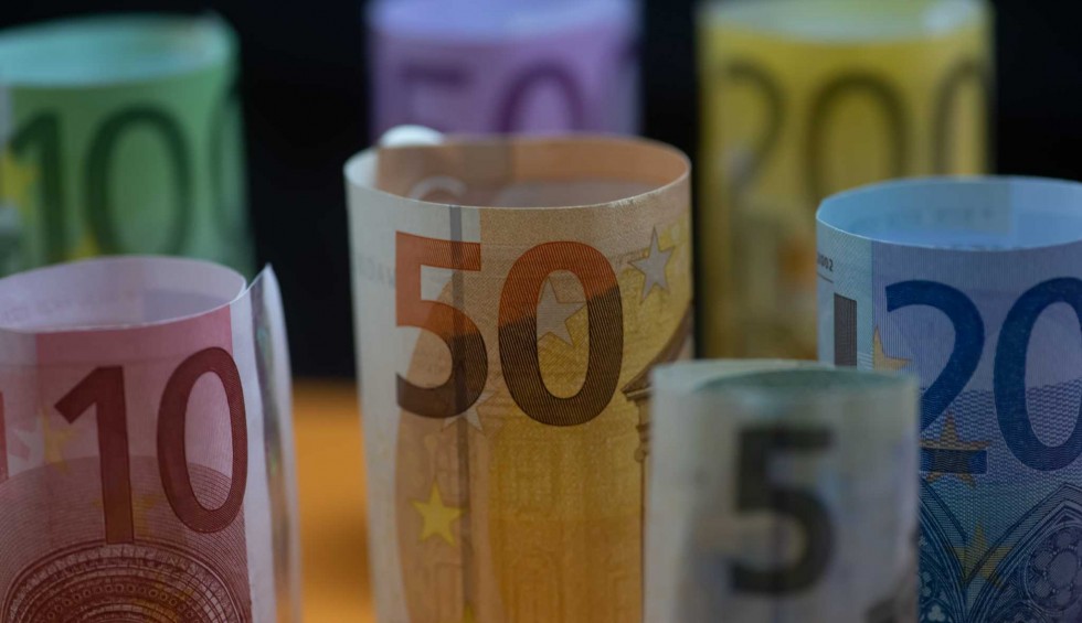 A generic square placeholder image with rounded corners in a figure.