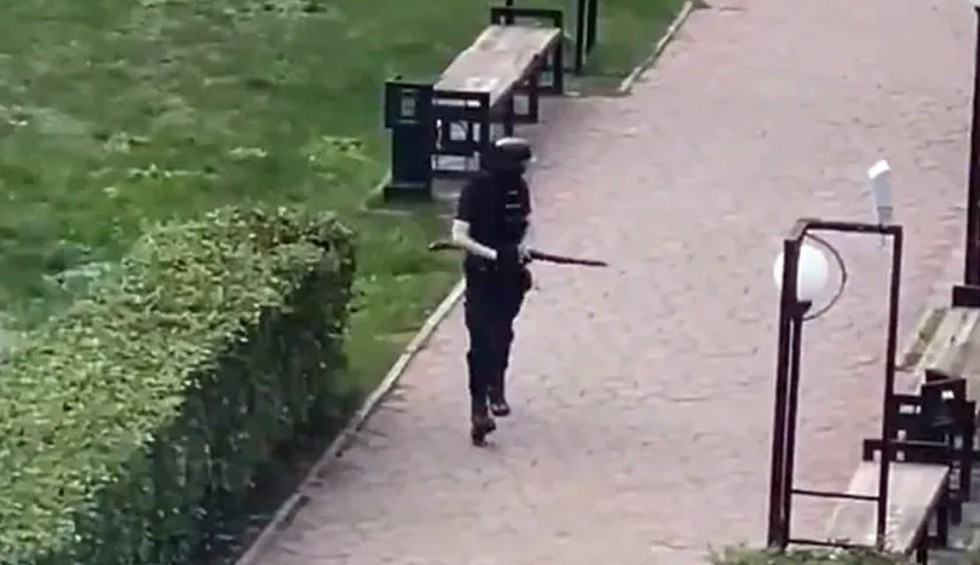 A generic square placeholder image with rounded corners in a figure.