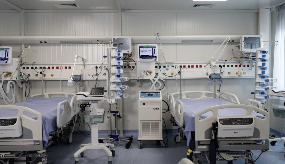 A generic square placeholder image with rounded corners in a figure.