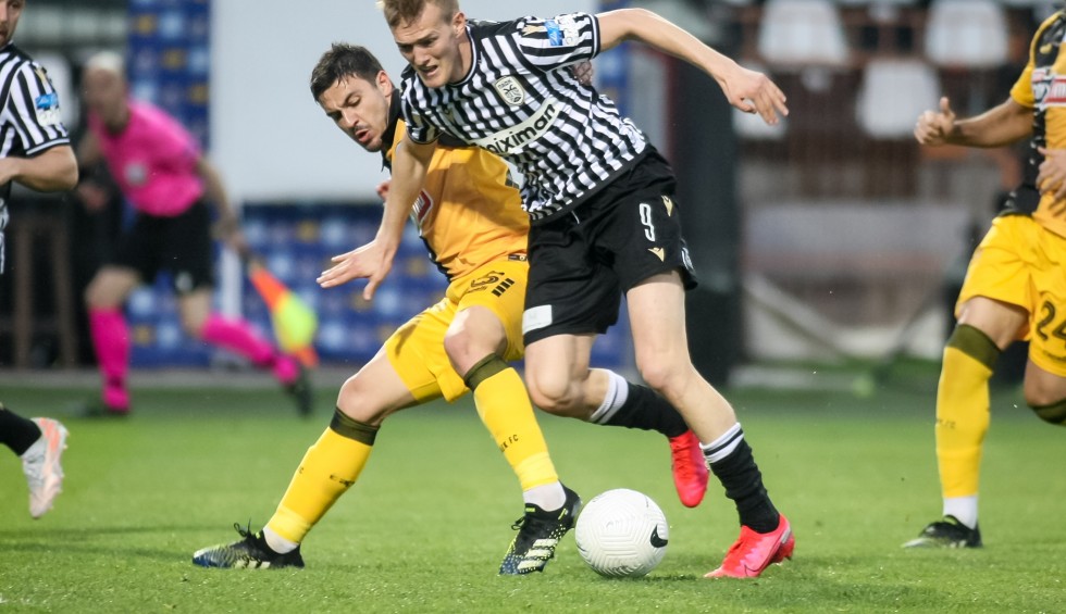 A generic square placeholder image with rounded corners in a figure.