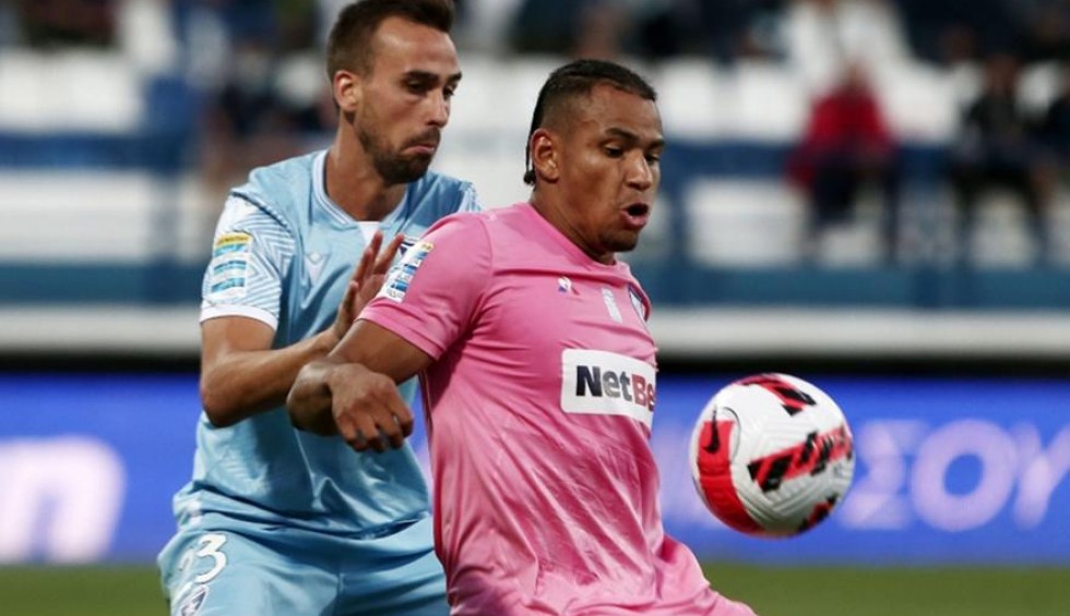 A generic square placeholder image with rounded corners in a figure.