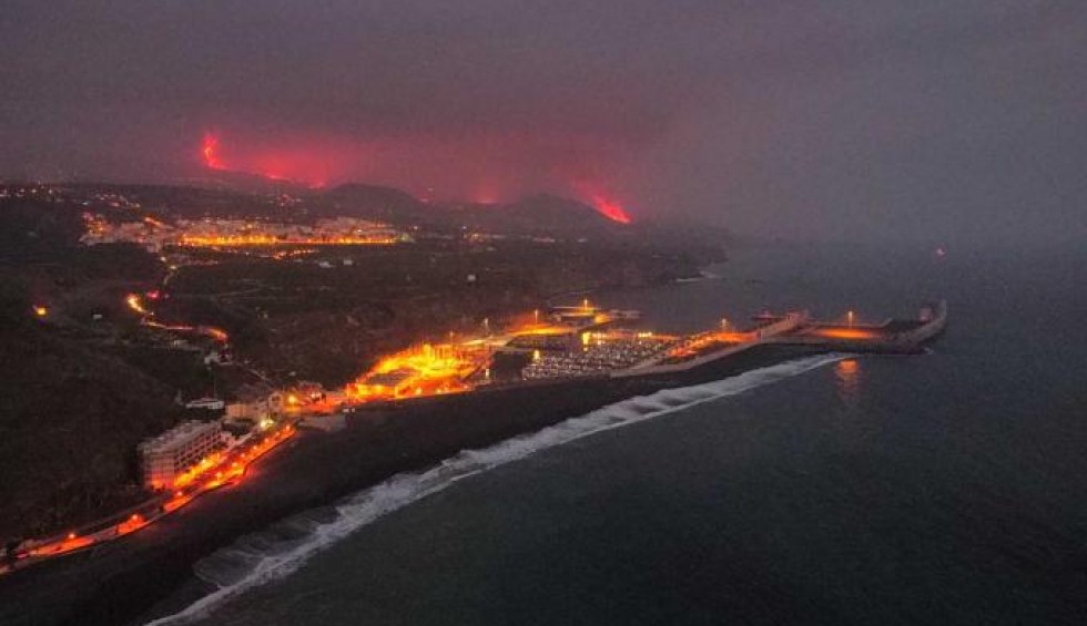 A generic square placeholder image with rounded corners in a figure.