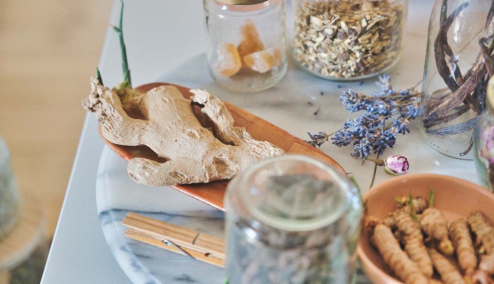 A generic square placeholder image with rounded corners in a figure.