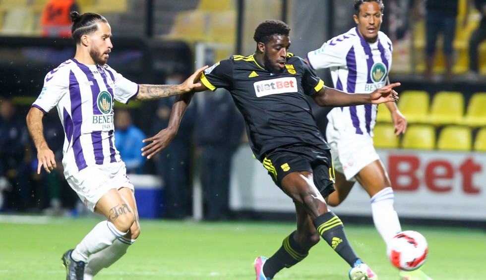 A generic square placeholder image with rounded corners in a figure.