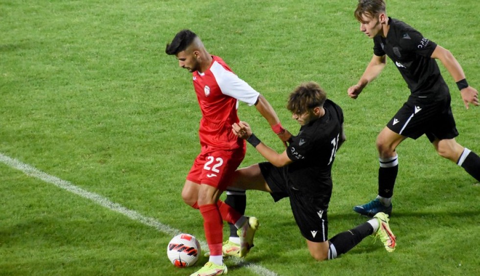 A generic square placeholder image with rounded corners in a figure.