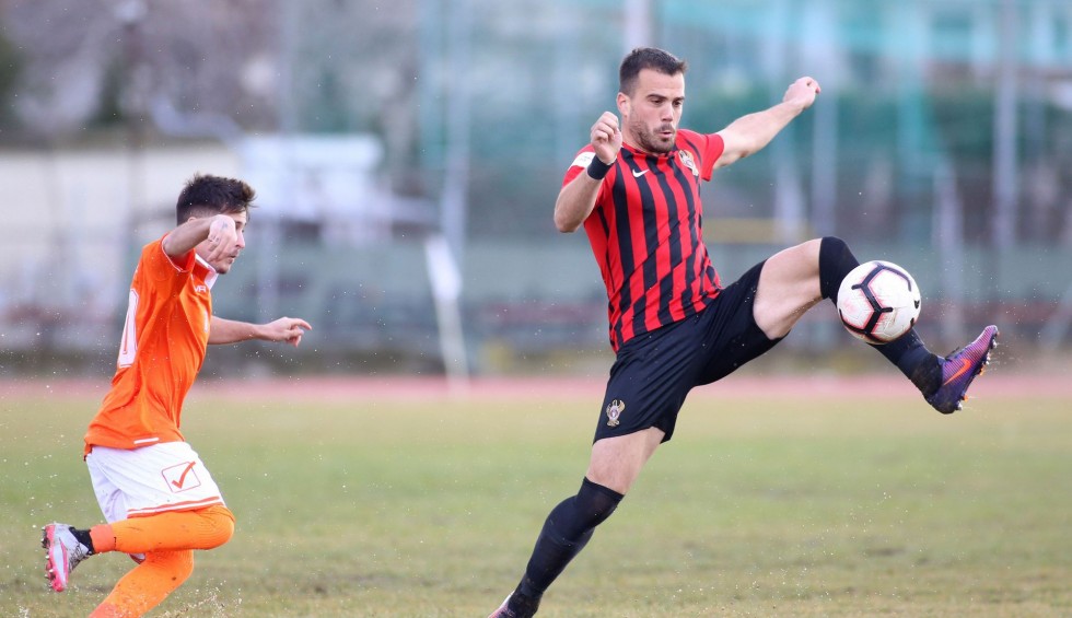 A generic square placeholder image with rounded corners in a figure.