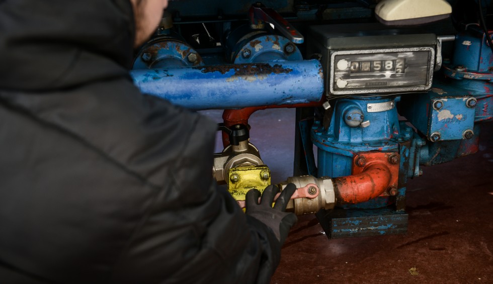 A generic square placeholder image with rounded corners in a figure.