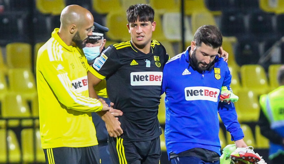 A generic square placeholder image with rounded corners in a figure.