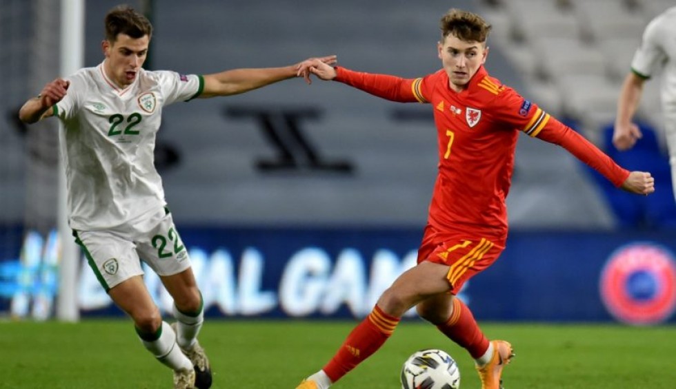 A generic square placeholder image with rounded corners in a figure.