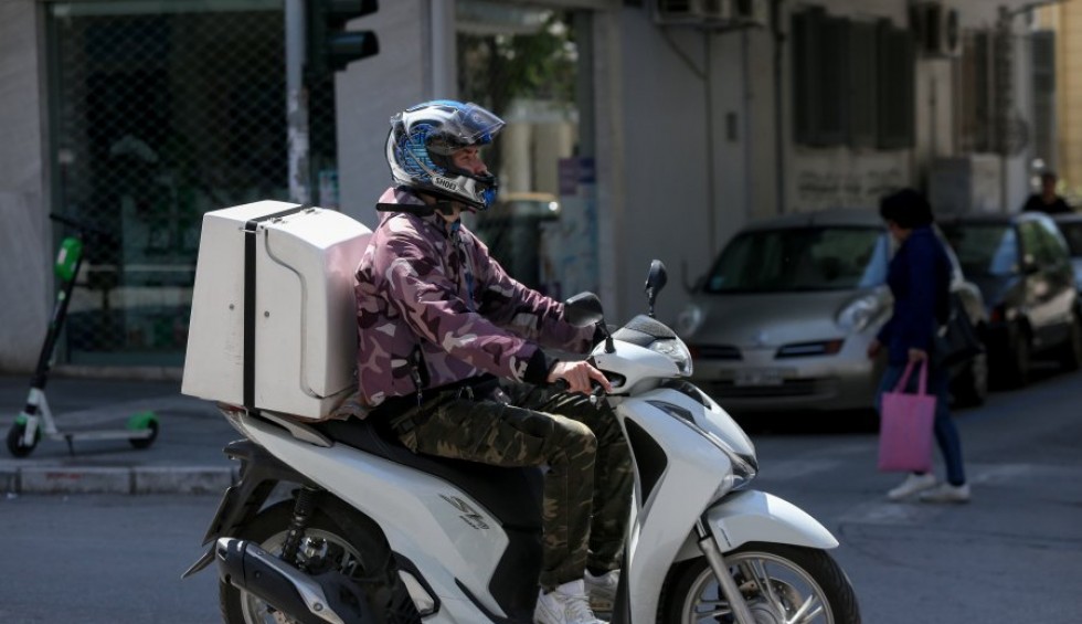 A generic square placeholder image with rounded corners in a figure.