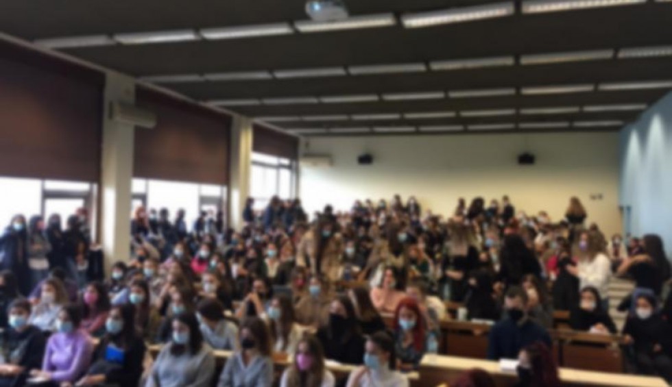 A generic square placeholder image with rounded corners in a figure.