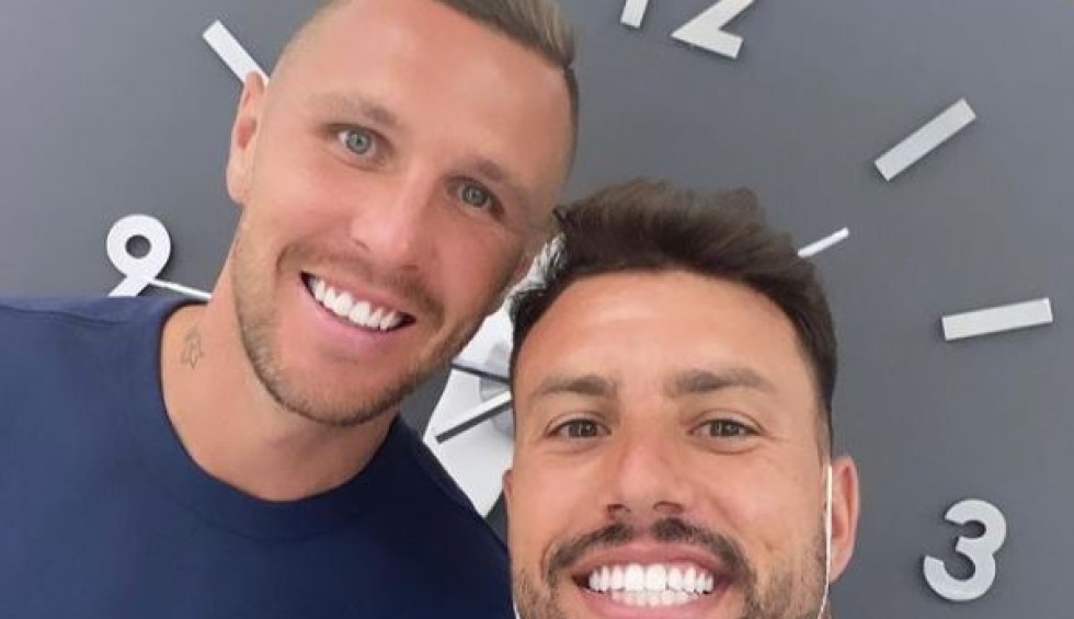 A generic square placeholder image with rounded corners in a figure.