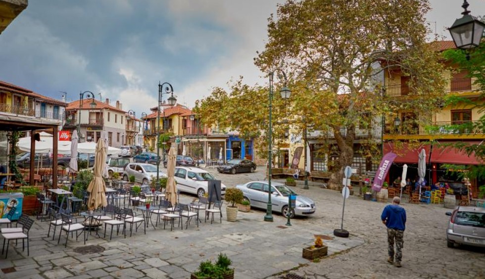 A generic square placeholder image with rounded corners in a figure.