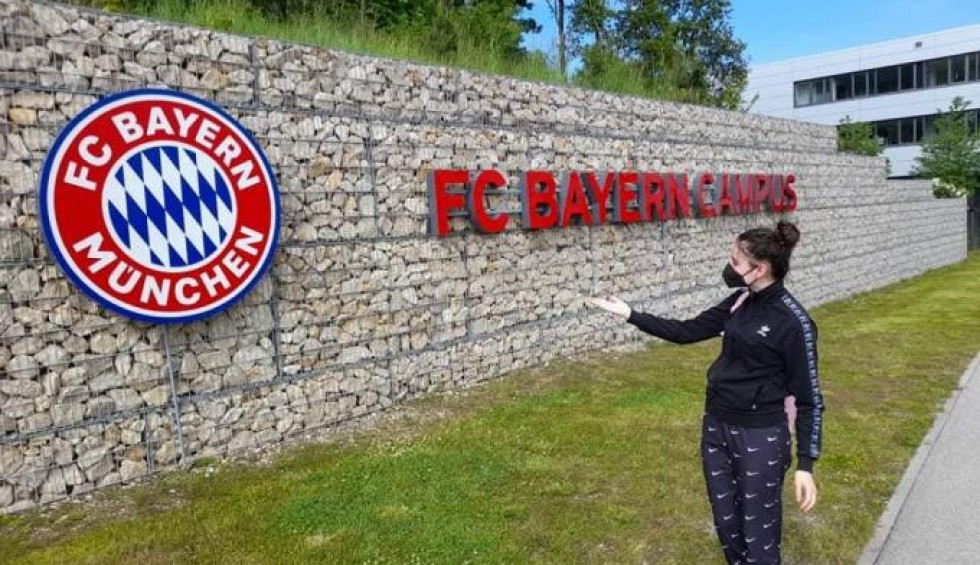 A generic square placeholder image with rounded corners in a figure.