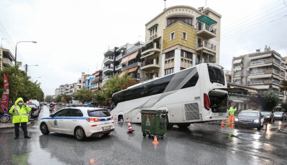 A generic square placeholder image with rounded corners in a figure.