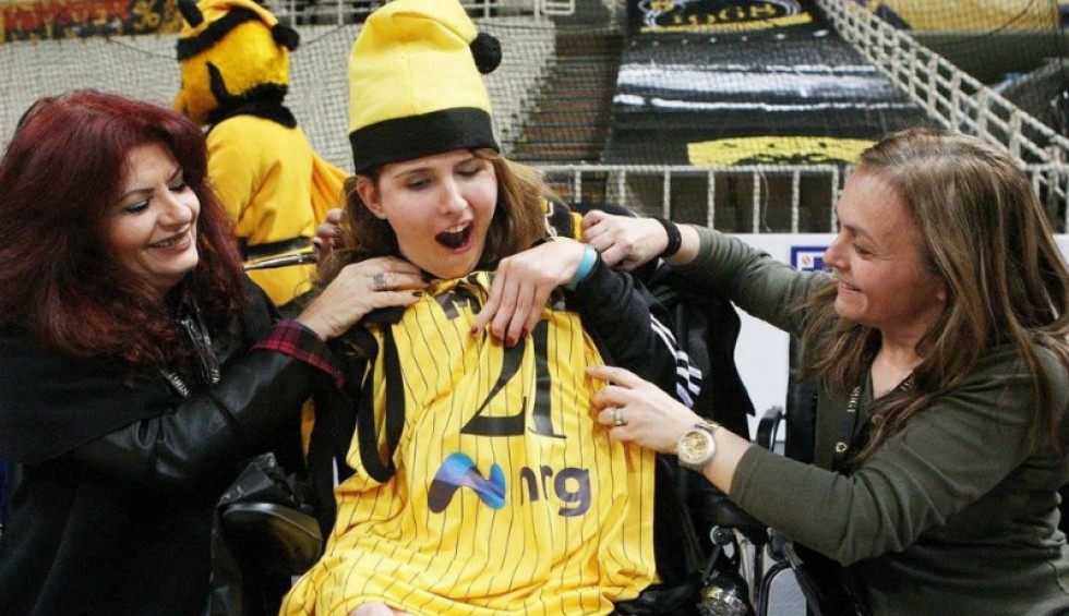 A generic square placeholder image with rounded corners in a figure.