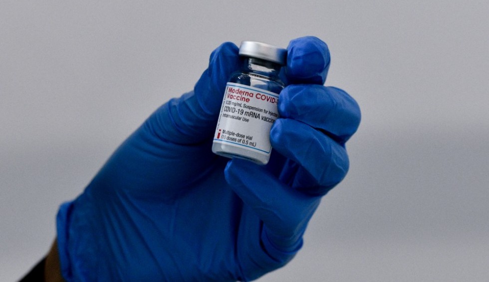 A generic square placeholder image with rounded corners in a figure.