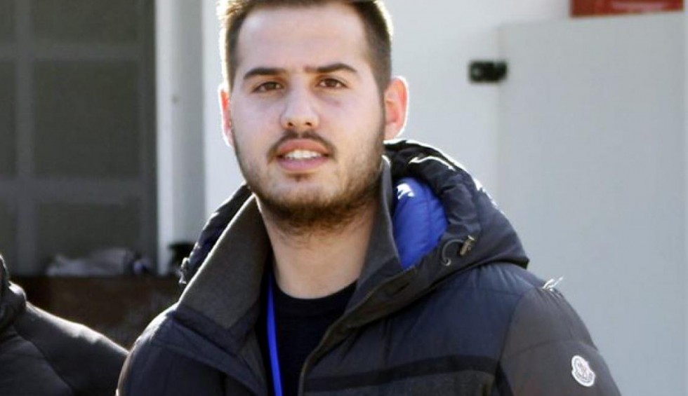 A generic square placeholder image with rounded corners in a figure.