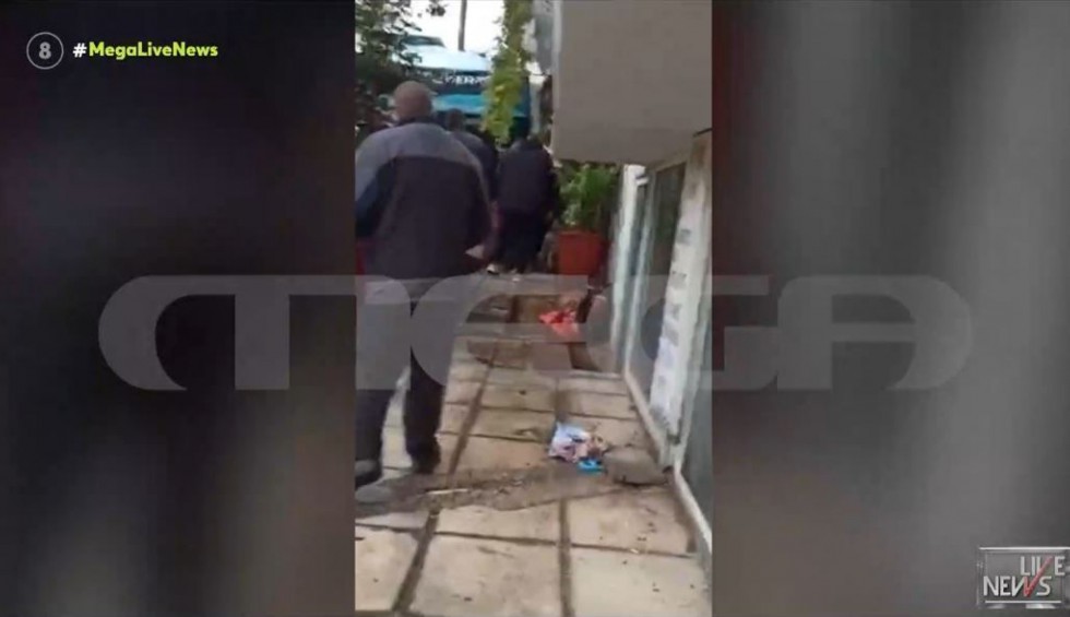 A generic square placeholder image with rounded corners in a figure.