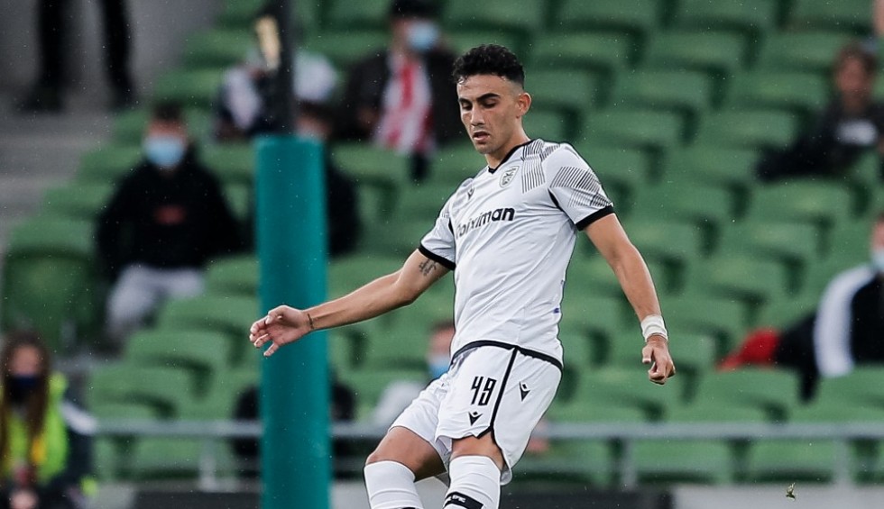 A generic square placeholder image with rounded corners in a figure.