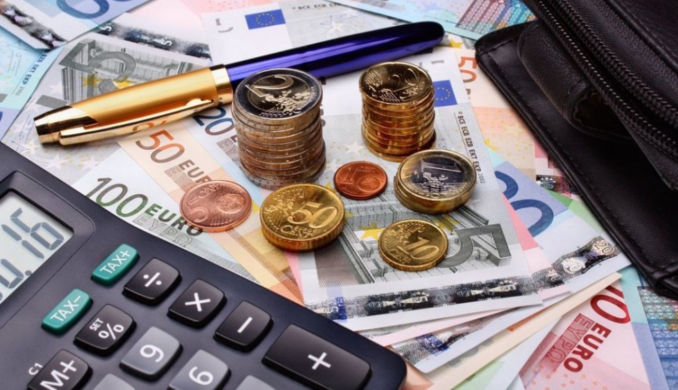 A generic square placeholder image with rounded corners in a figure.