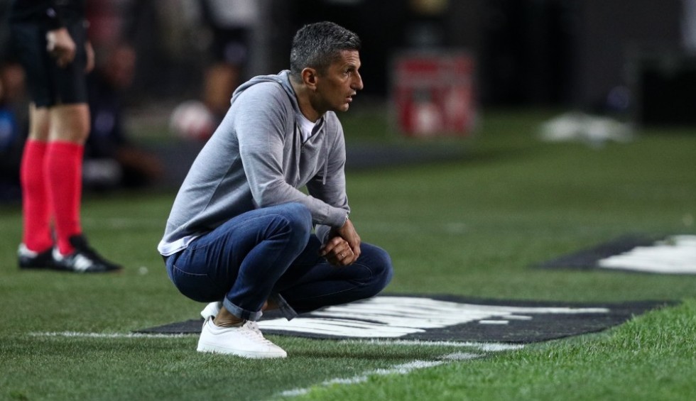 A generic square placeholder image with rounded corners in a figure.