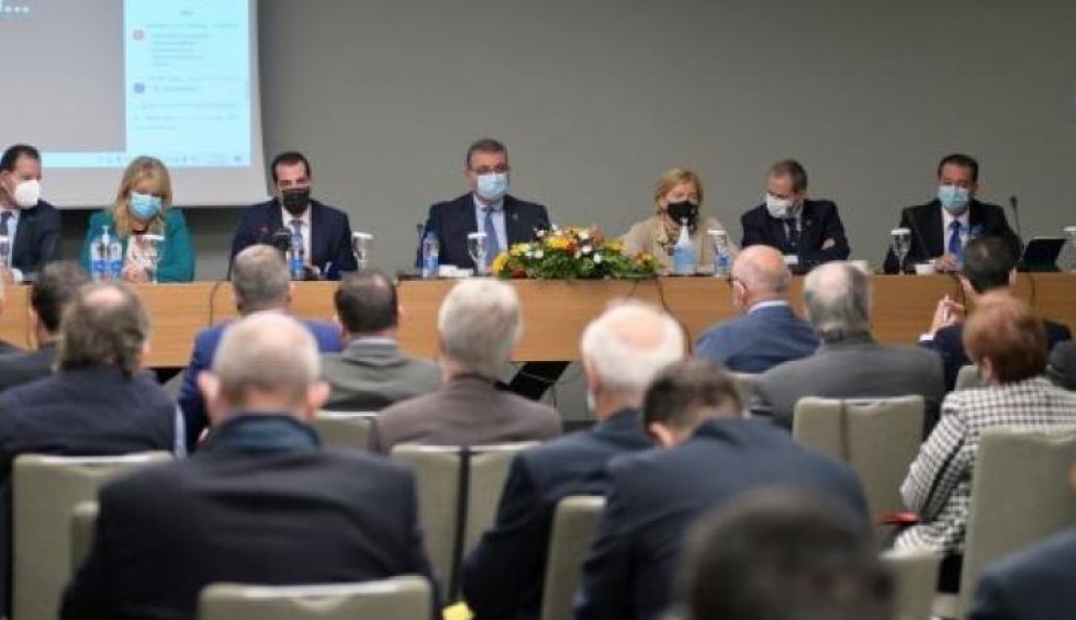 A generic square placeholder image with rounded corners in a figure.