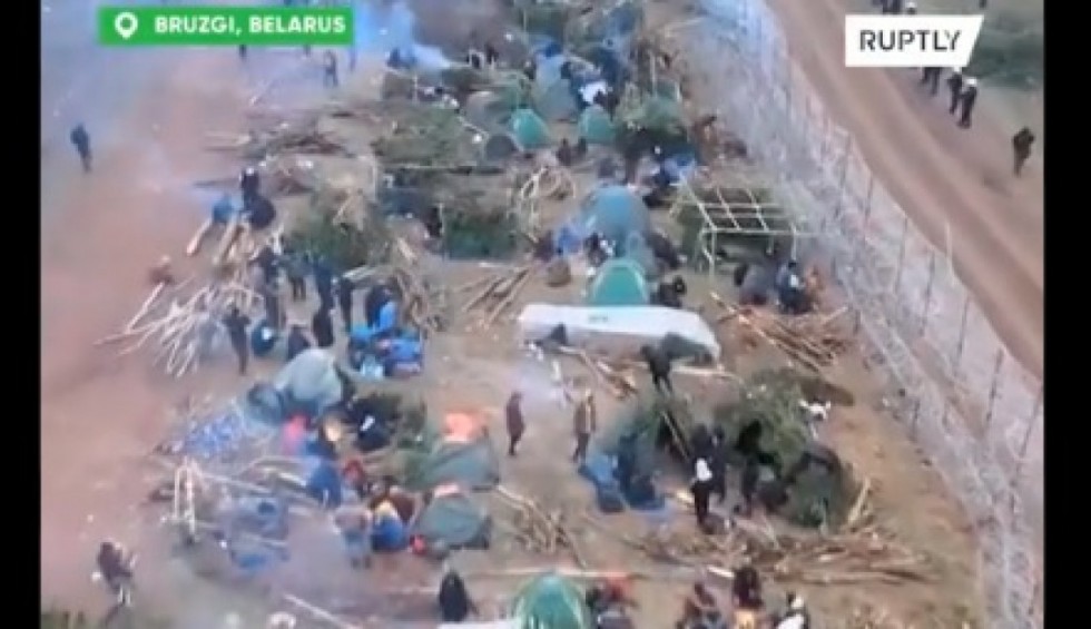 A generic square placeholder image with rounded corners in a figure.