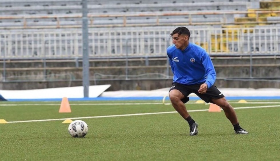 A generic square placeholder image with rounded corners in a figure.