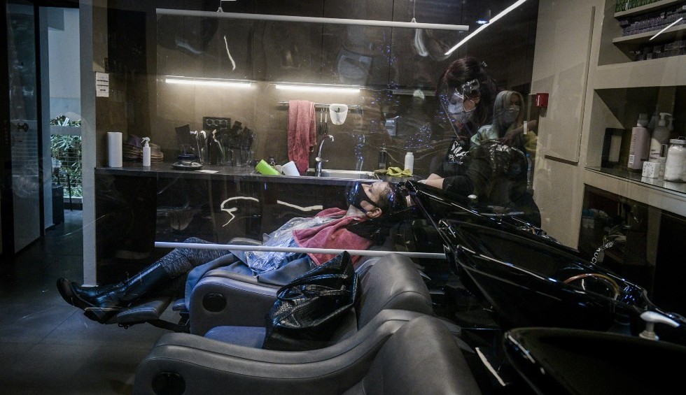 A generic square placeholder image with rounded corners in a figure.