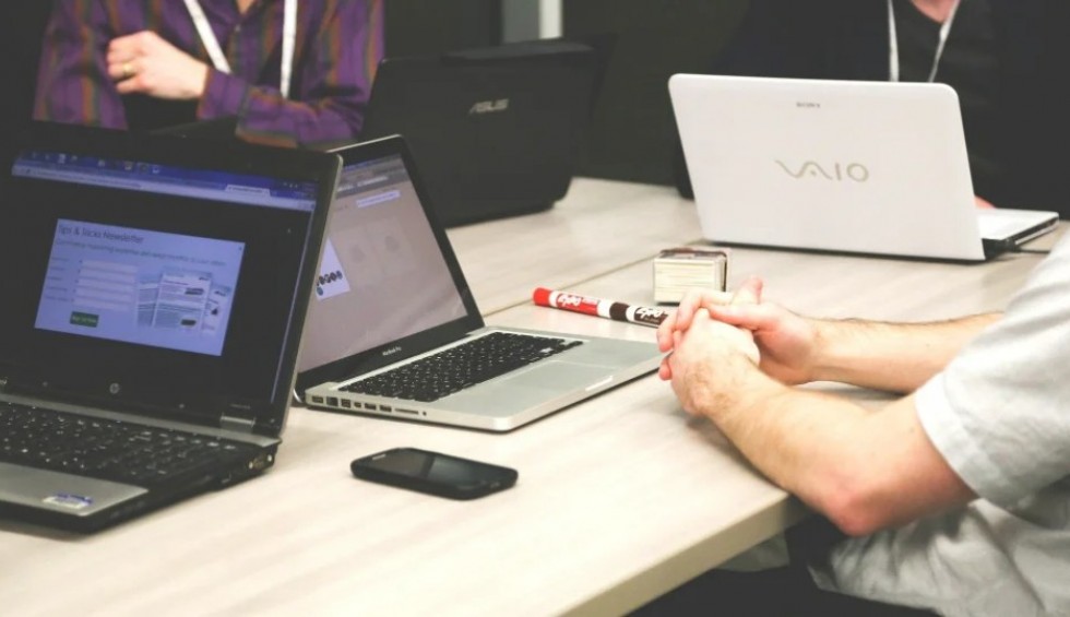 A generic square placeholder image with rounded corners in a figure.