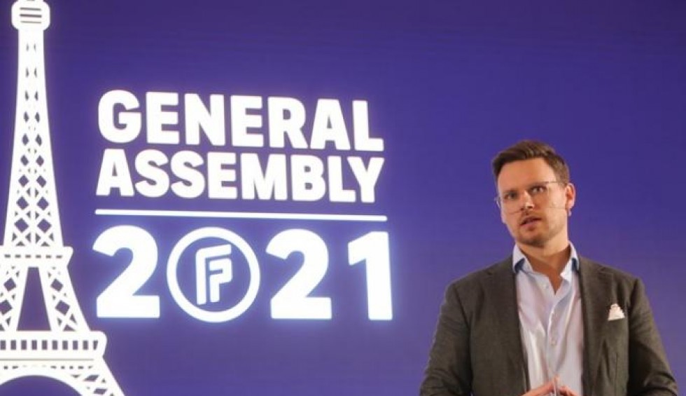 A generic square placeholder image with rounded corners in a figure.