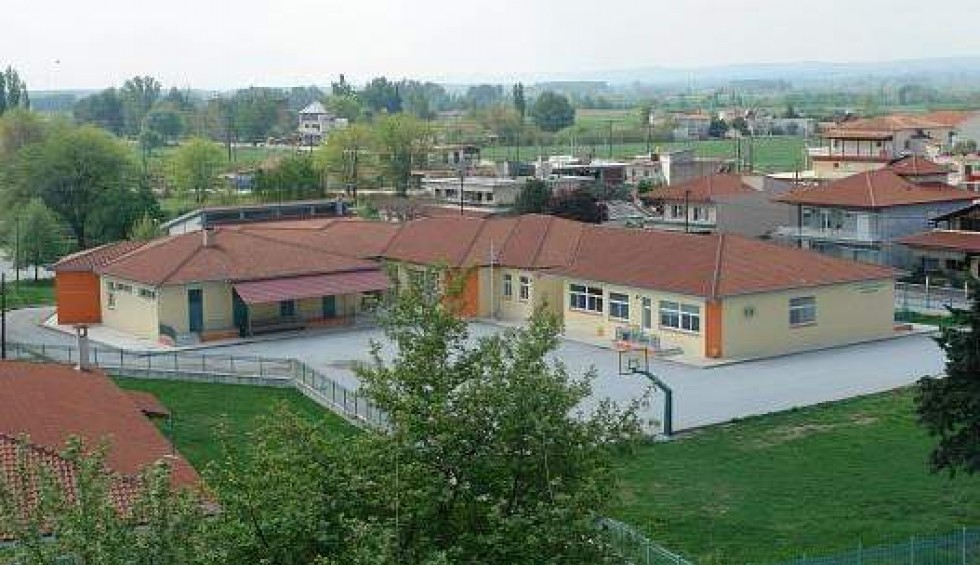 A generic square placeholder image with rounded corners in a figure.