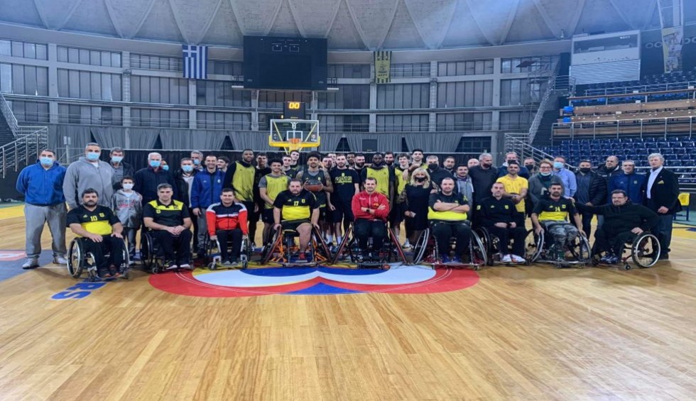 A generic square placeholder image with rounded corners in a figure.