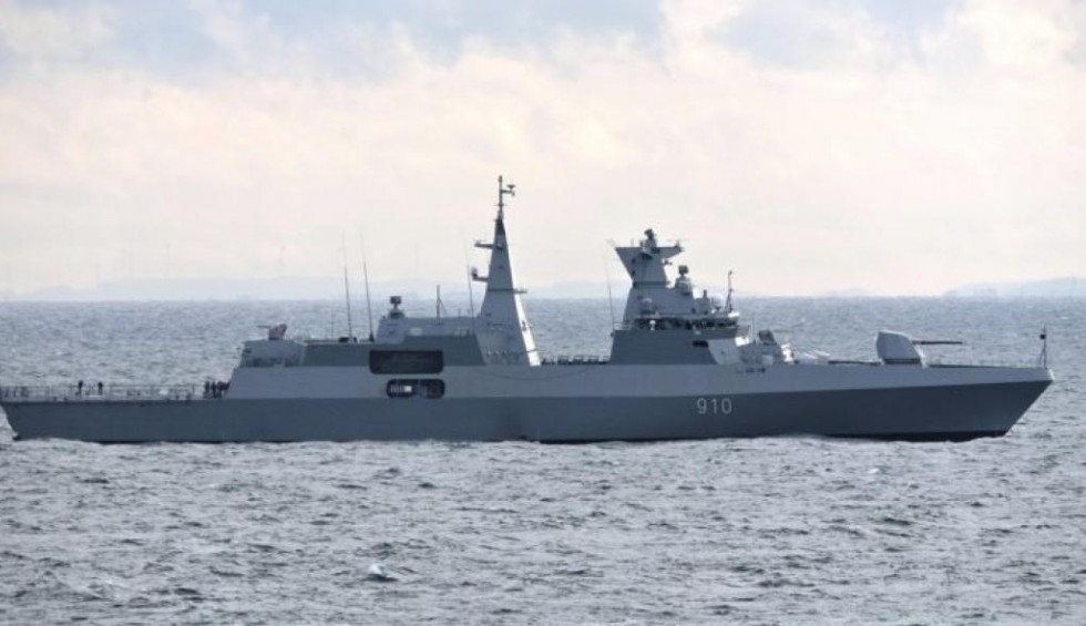 A generic square placeholder image with rounded corners in a figure.