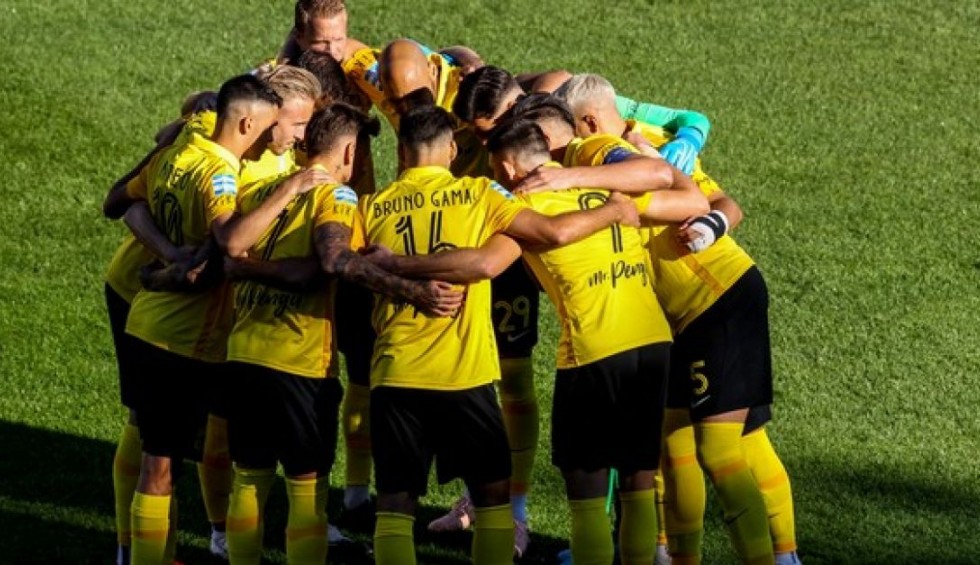 A generic square placeholder image with rounded corners in a figure.