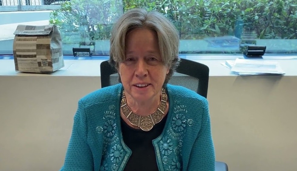 A generic square placeholder image with rounded corners in a figure.