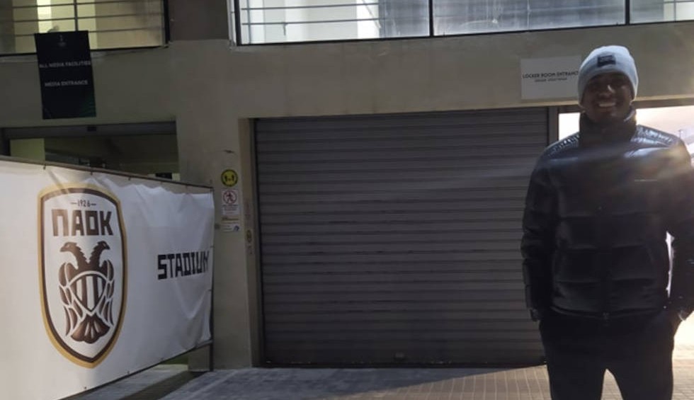 A generic square placeholder image with rounded corners in a figure.