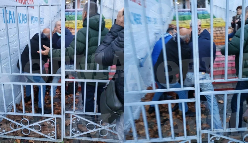 A generic square placeholder image with rounded corners in a figure.